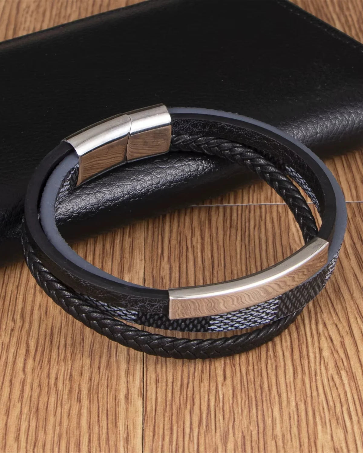 Pulsera de Cuero Patrón Retro